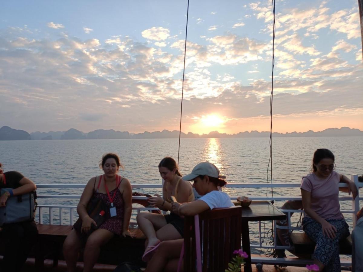 Kim'S Family Hotel Ha Long Exterior photo